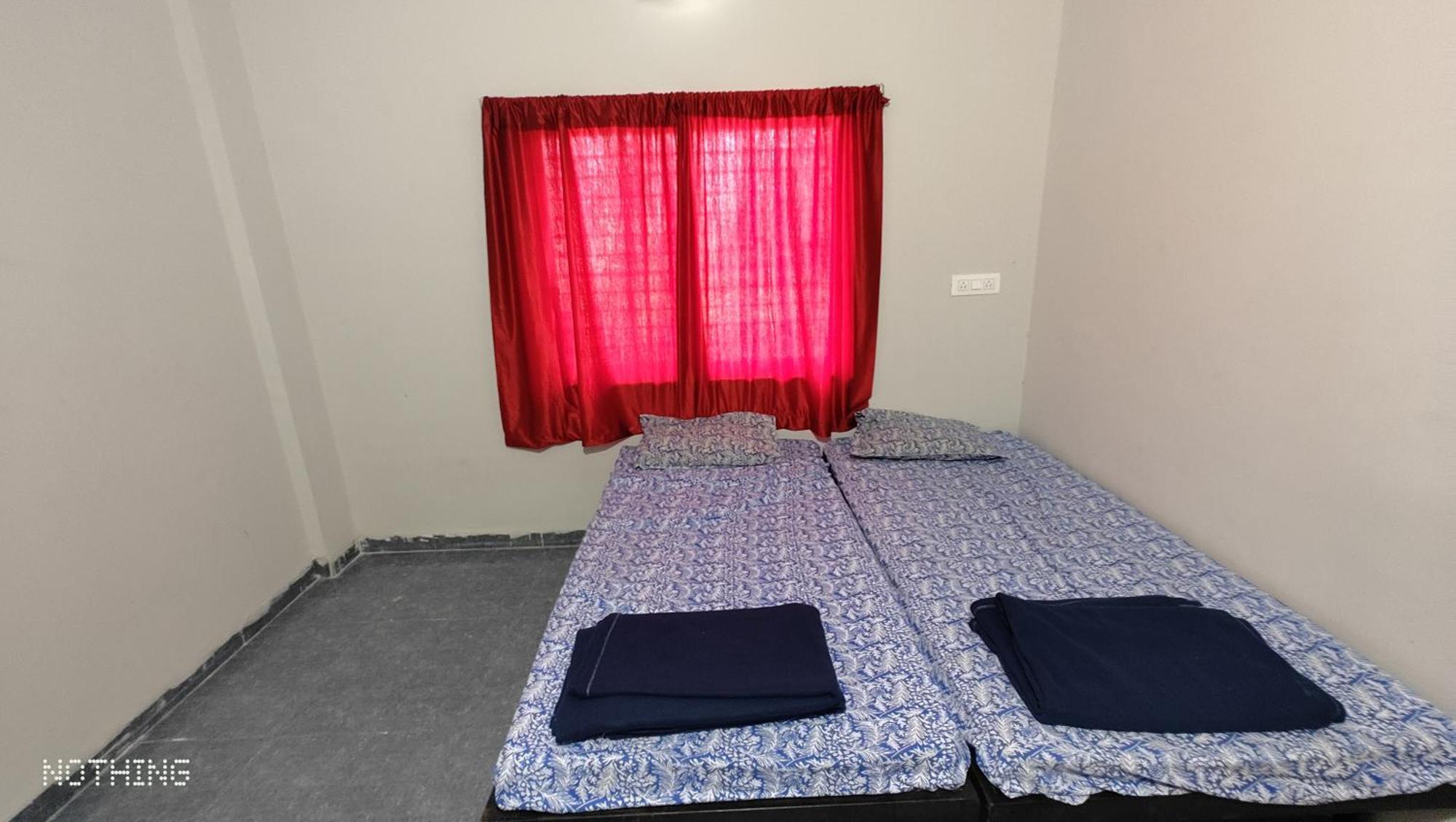 Aadishkti Bhakt Nivas Hotel Tuljapur Kültér fotó