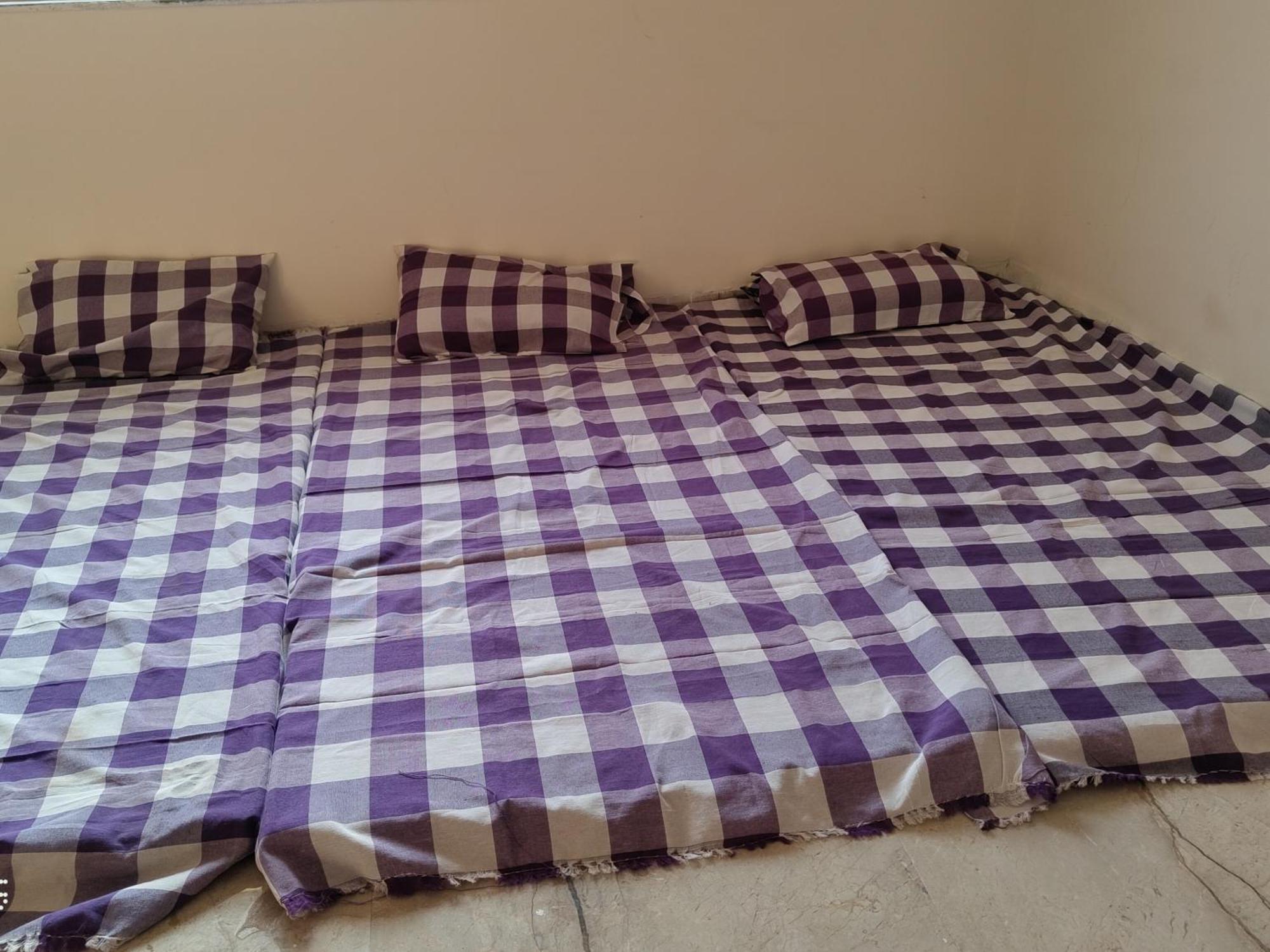 Aadishkti Bhakt Nivas Hotel Tuljapur Szoba fotó